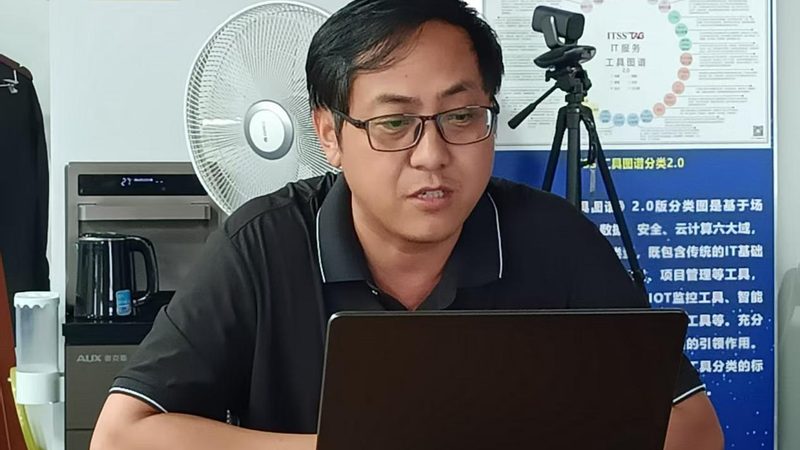 桌面运维厂家定制服务：打造企业稳定高效的工作环境